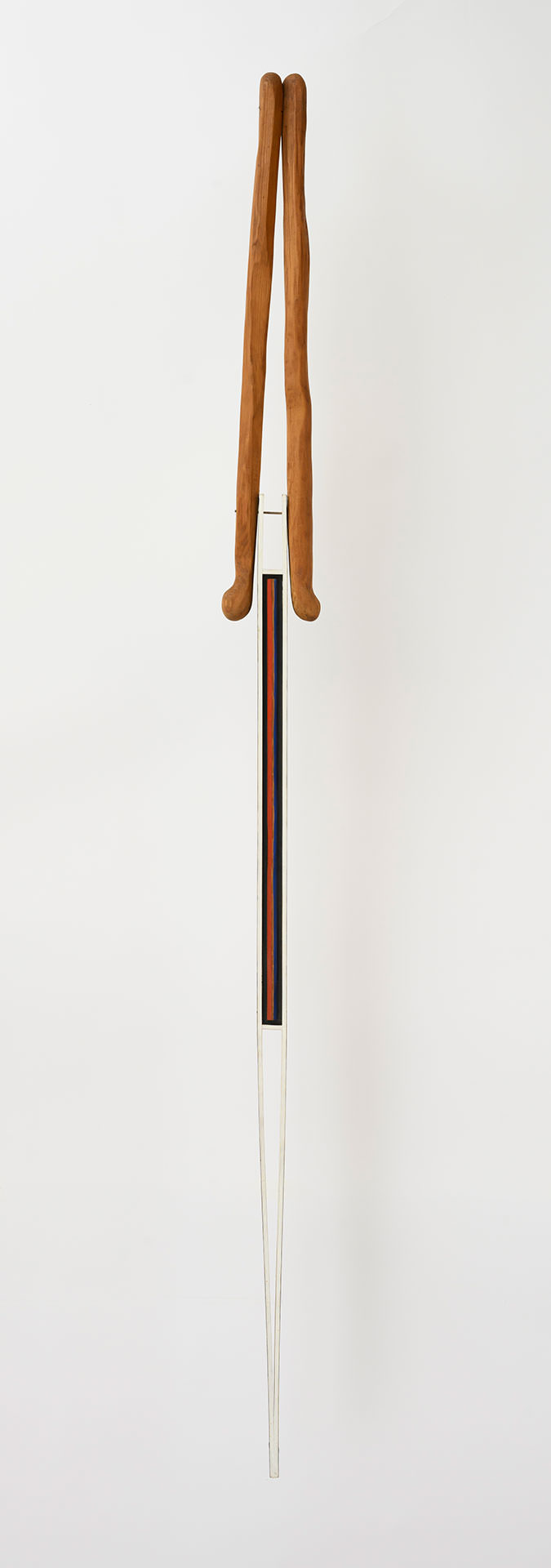 近藤竜男〈Honging Sculpture〉, 木・アクリル, 高さ 173.5, サトウ画廊個展, 1965–1966